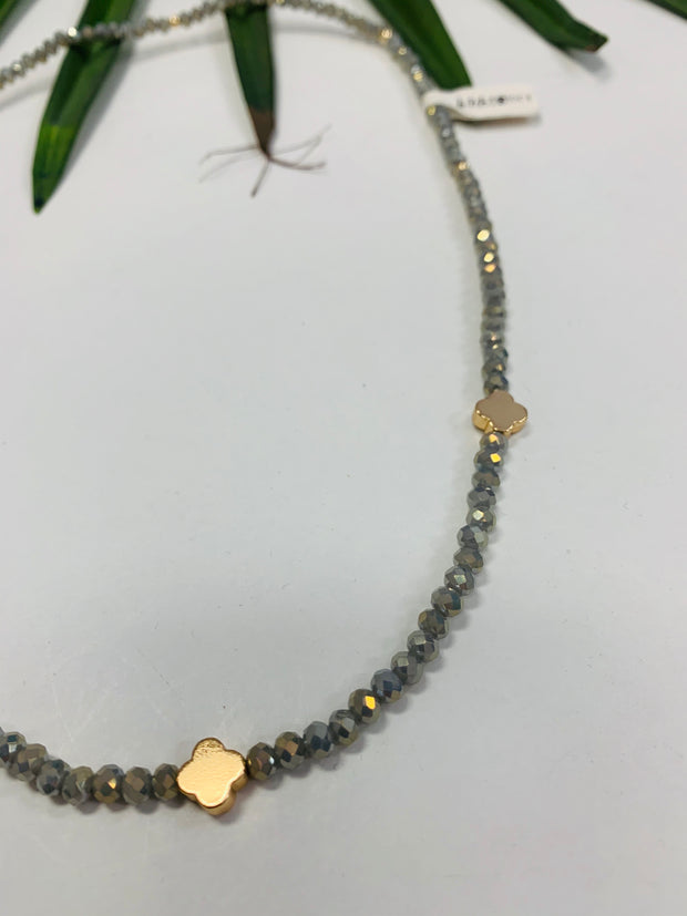 Clover Sparkle Necklace (Grey)