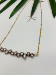 Delicate Pearl Necklace (Grey)